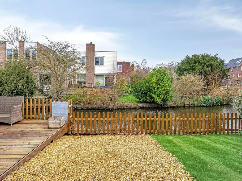 Zwaluw 24, Zoeterwoude