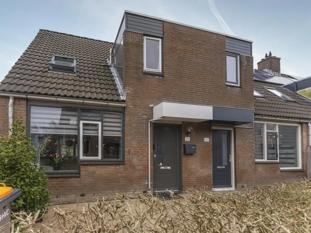 Boterbloem 111, ZWAAG