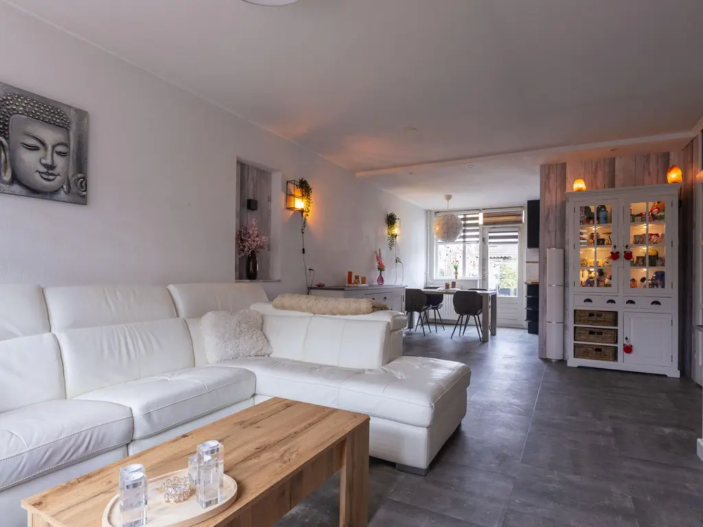 Boterbloem 111, ZWAAG