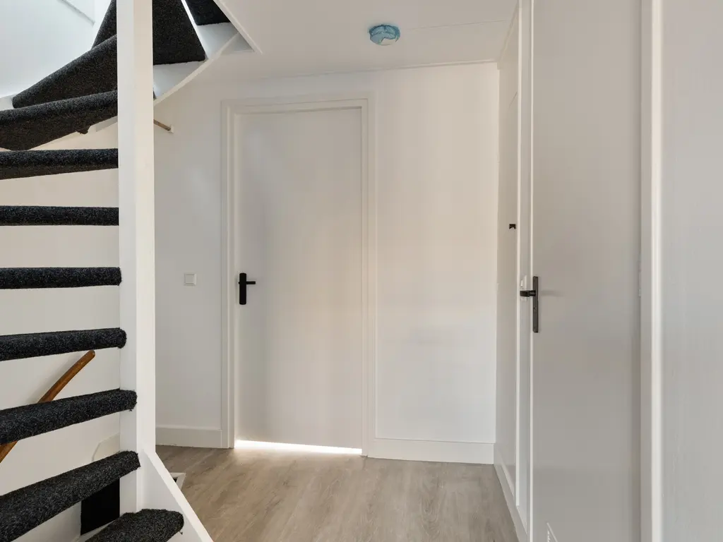 Hogewoerd 102C, Leiden