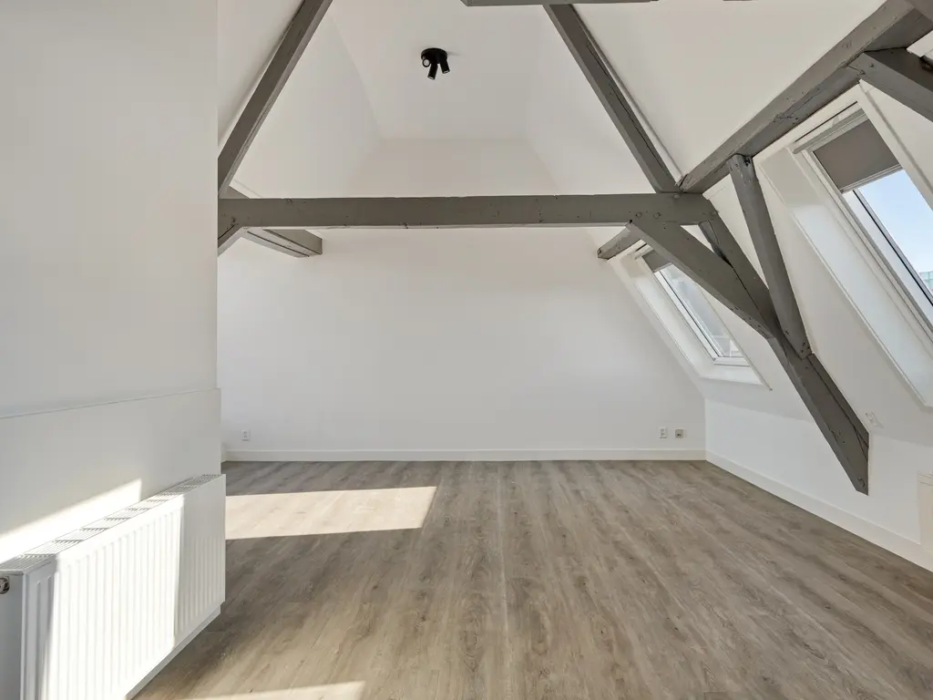 Hogewoerd 102C, Leiden