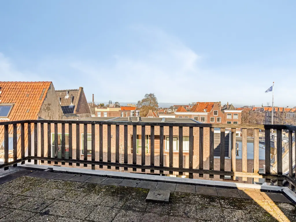 Hogewoerd 102C, Leiden