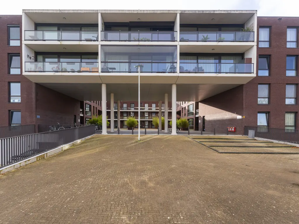 IJsvogel 23, BLOKKER