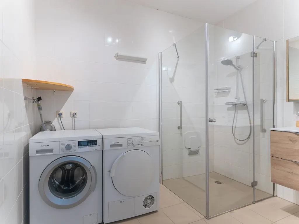 IJsvogel 23, BLOKKER