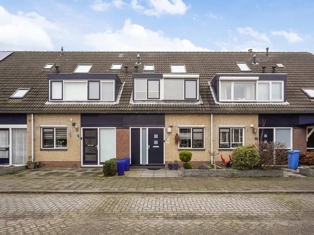 Lisdodde 13, MAASLAND