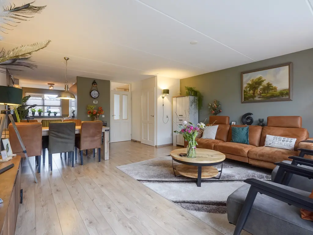 Lisdodde 13, MAASLAND