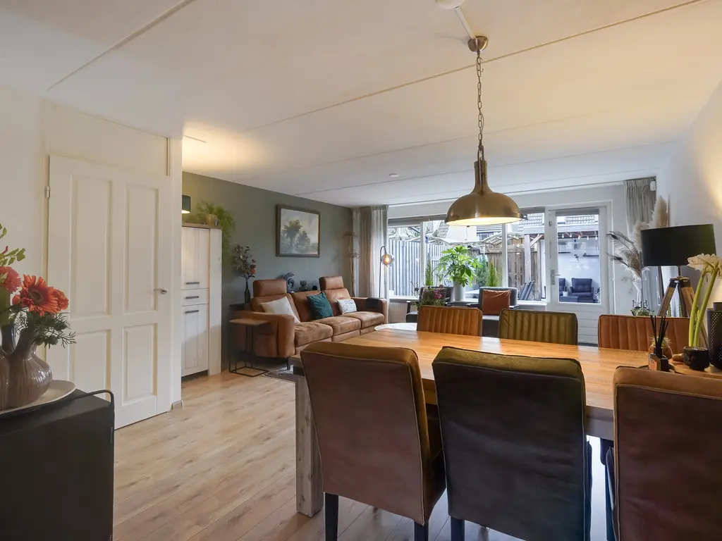 Lisdodde 13, MAASLAND