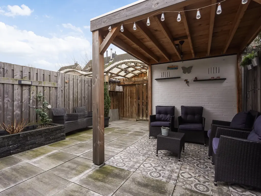 Lisdodde 13, MAASLAND