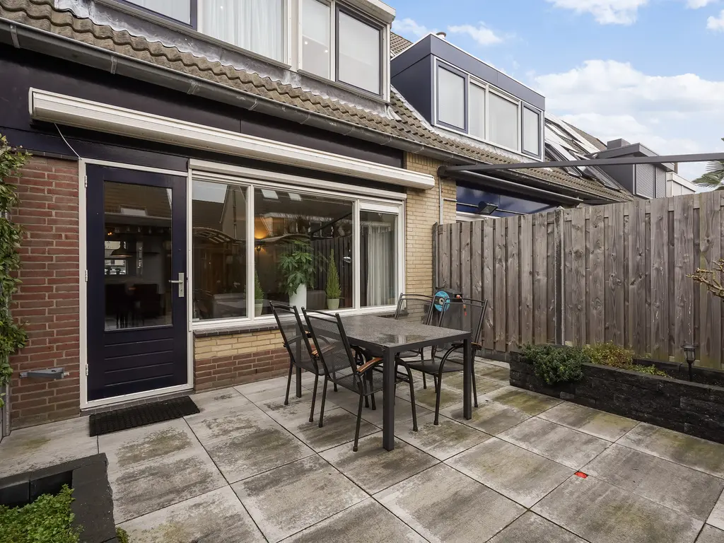 Lisdodde 13, MAASLAND