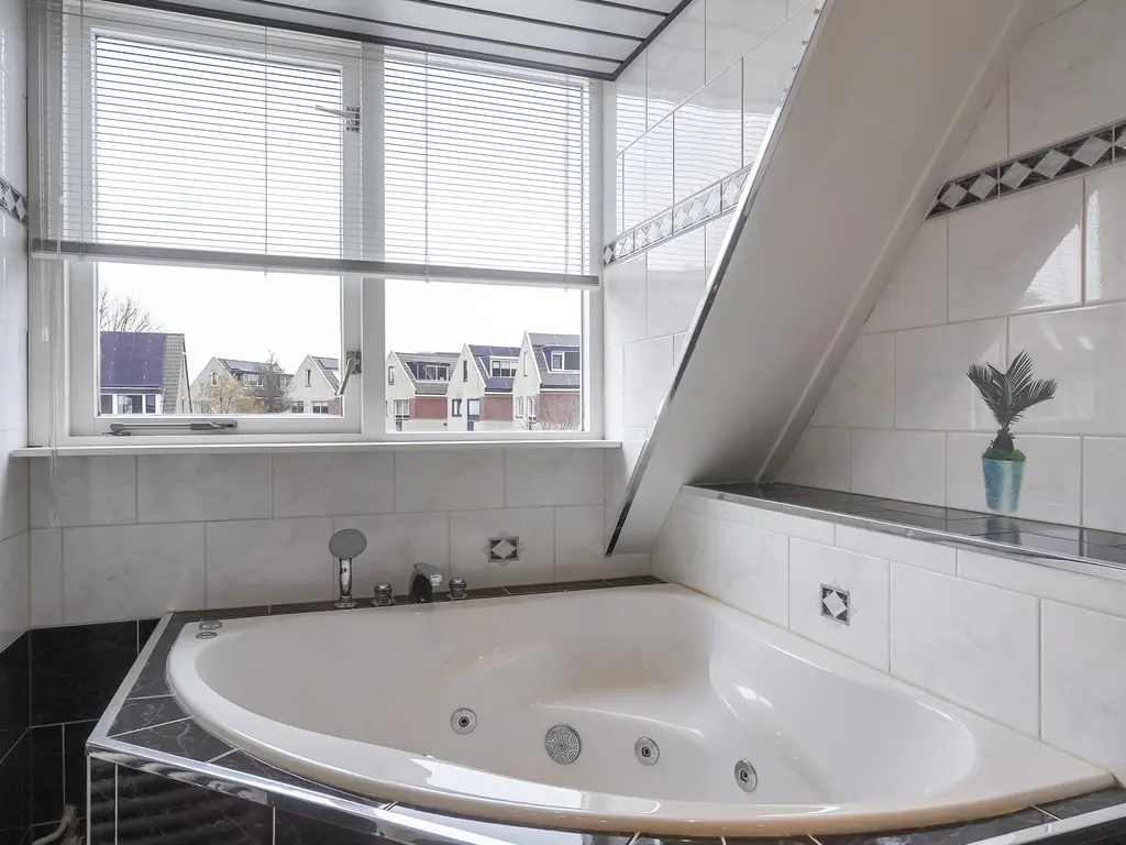 Lisdodde 13, MAASLAND