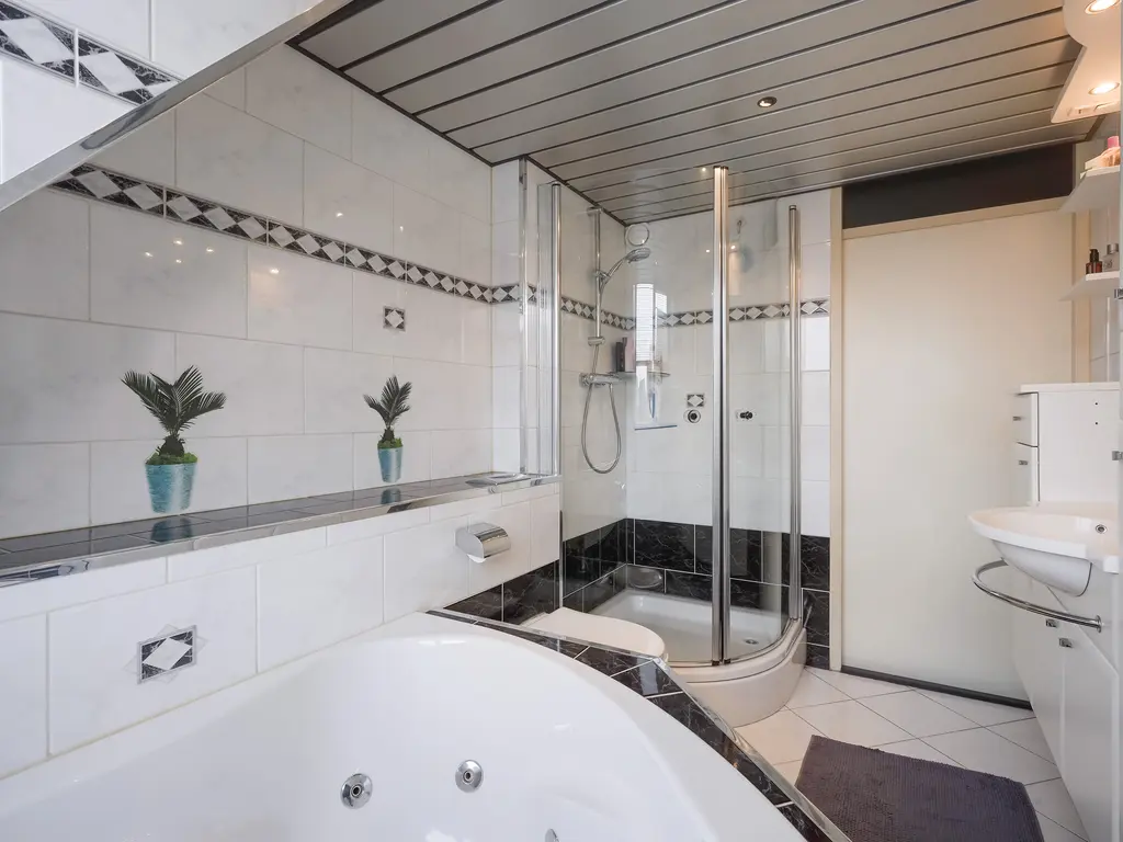 Lisdodde 13, MAASLAND