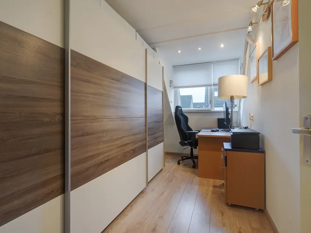 Lisdodde 13, MAASLAND