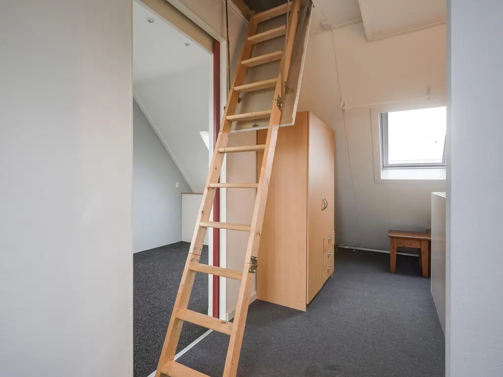 Lisdodde 13, MAASLAND