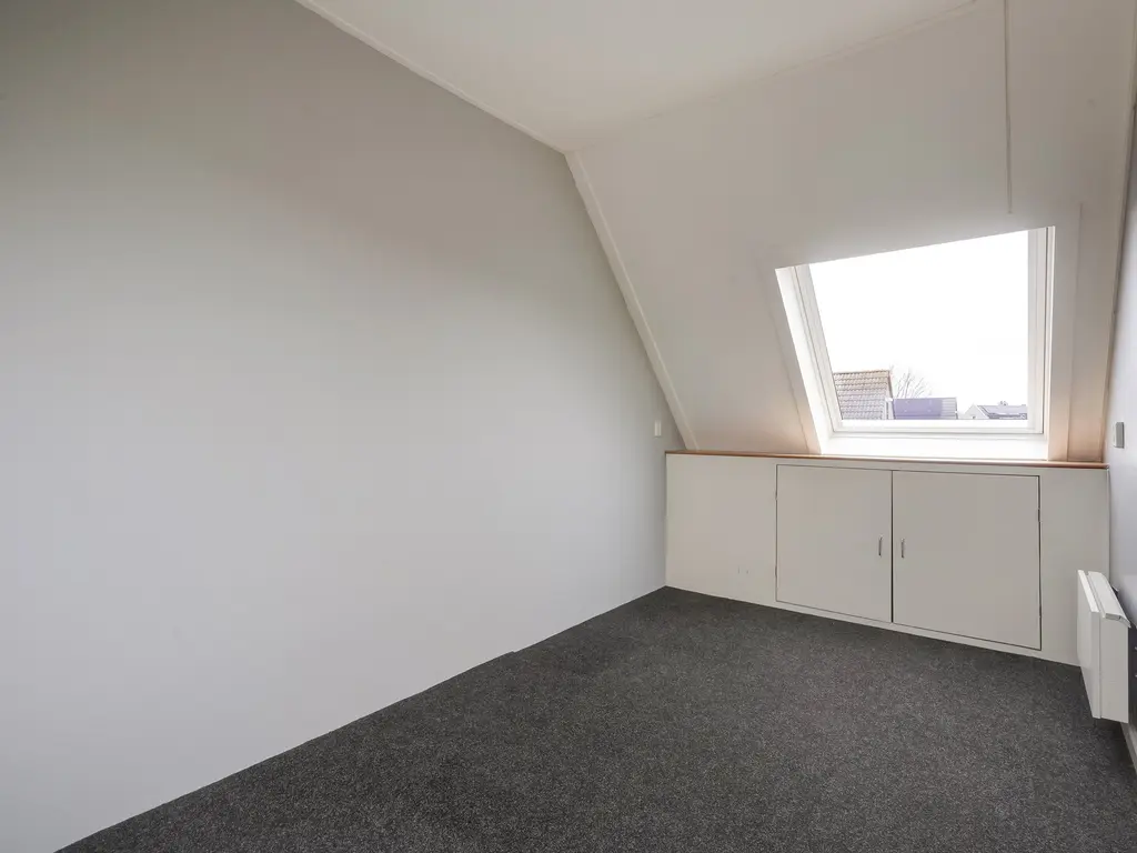 Lisdodde 13, MAASLAND