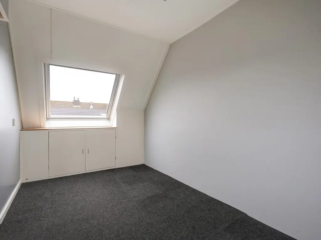 Lisdodde 13, MAASLAND