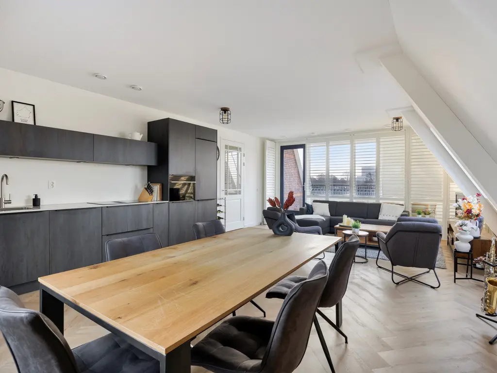 Eendragtplaats 12, Leiden