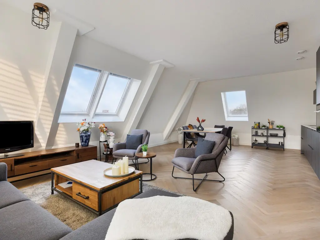 Eendragtplaats 12, Leiden