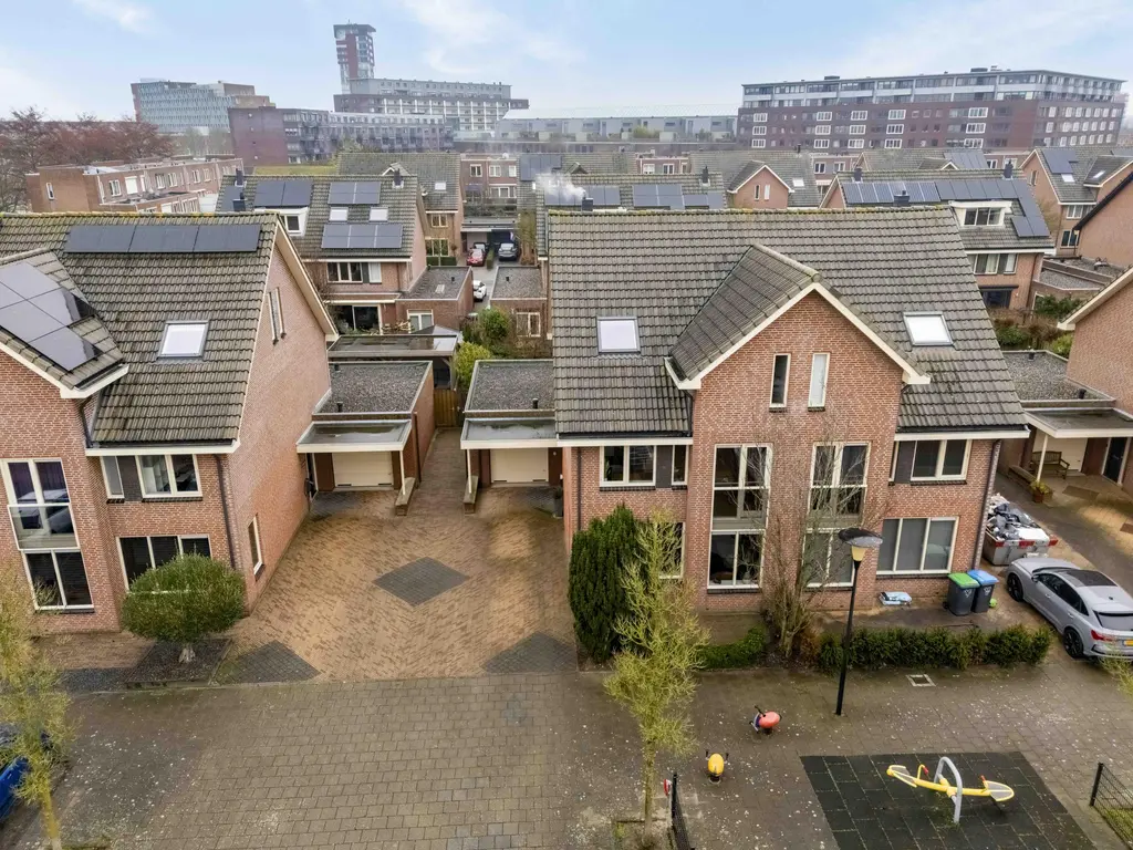 Roentgenhaven 6, BARENDRECHT