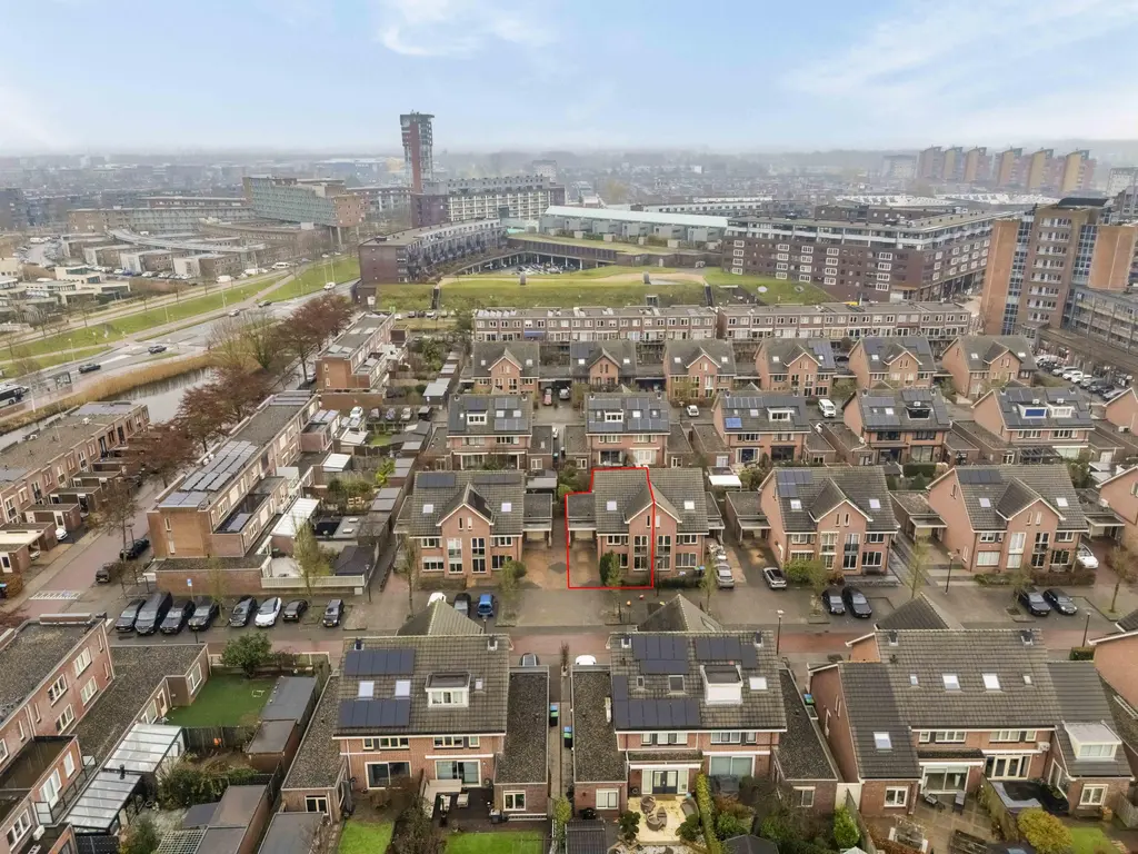 Roentgenhaven 6, BARENDRECHT