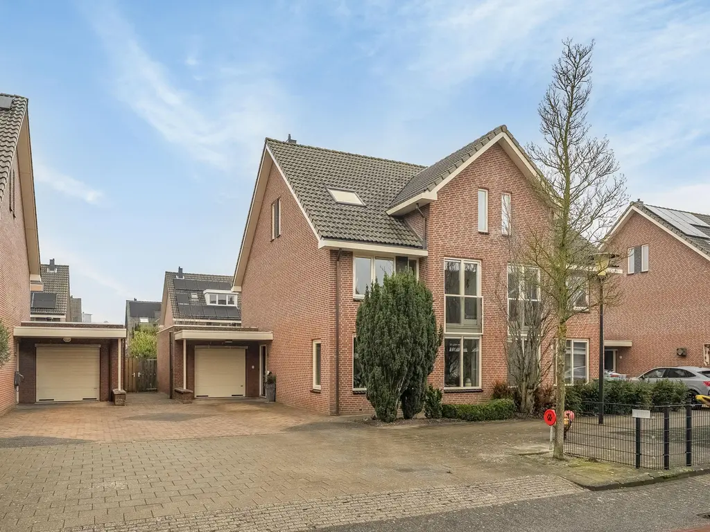 Roentgenhaven 6, BARENDRECHT