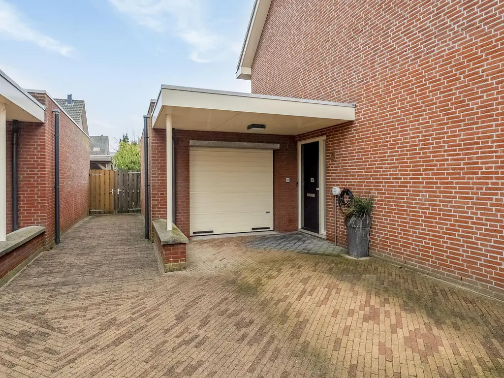 Roentgenhaven 6, BARENDRECHT