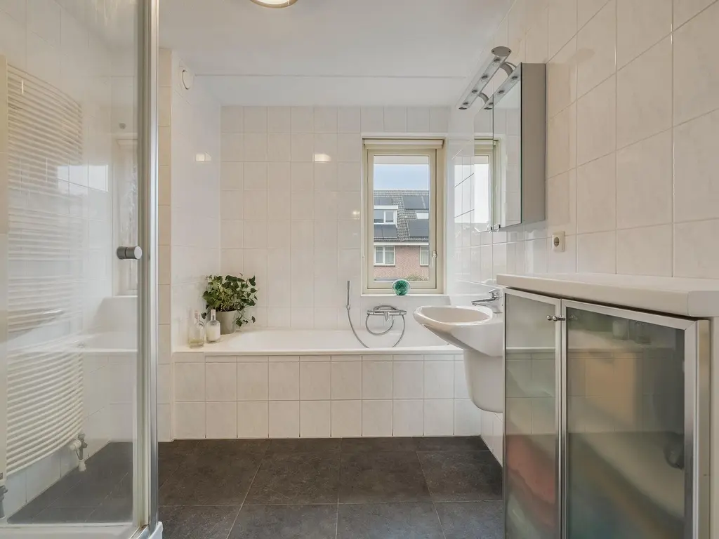 Roentgenhaven 6, BARENDRECHT