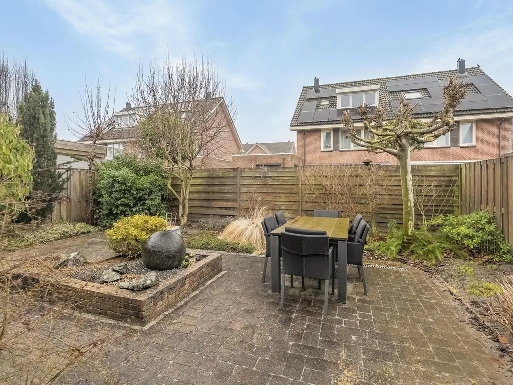 Roentgenhaven 6, BARENDRECHT