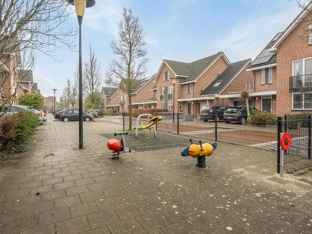 Roentgenhaven 6, BARENDRECHT