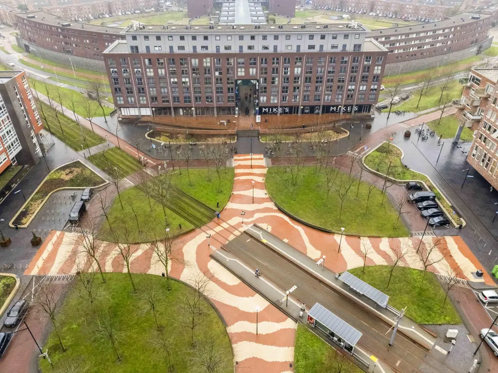 Roentgenhaven 6, BARENDRECHT