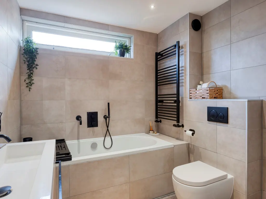 Scharlakenbes 9, Leiden