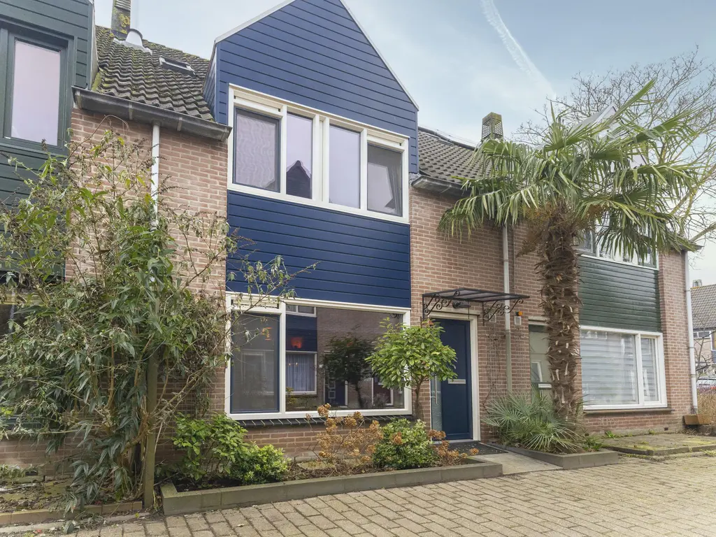 Ridderspoor 33, ZWAAG