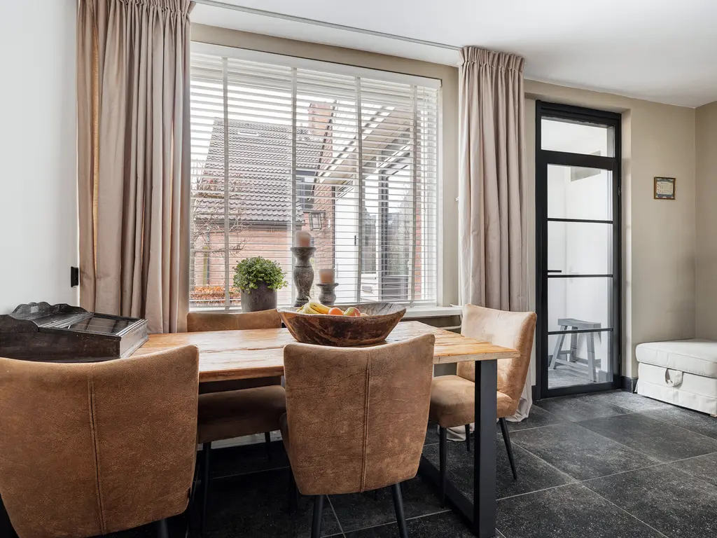 Botter 16, BARENDRECHT