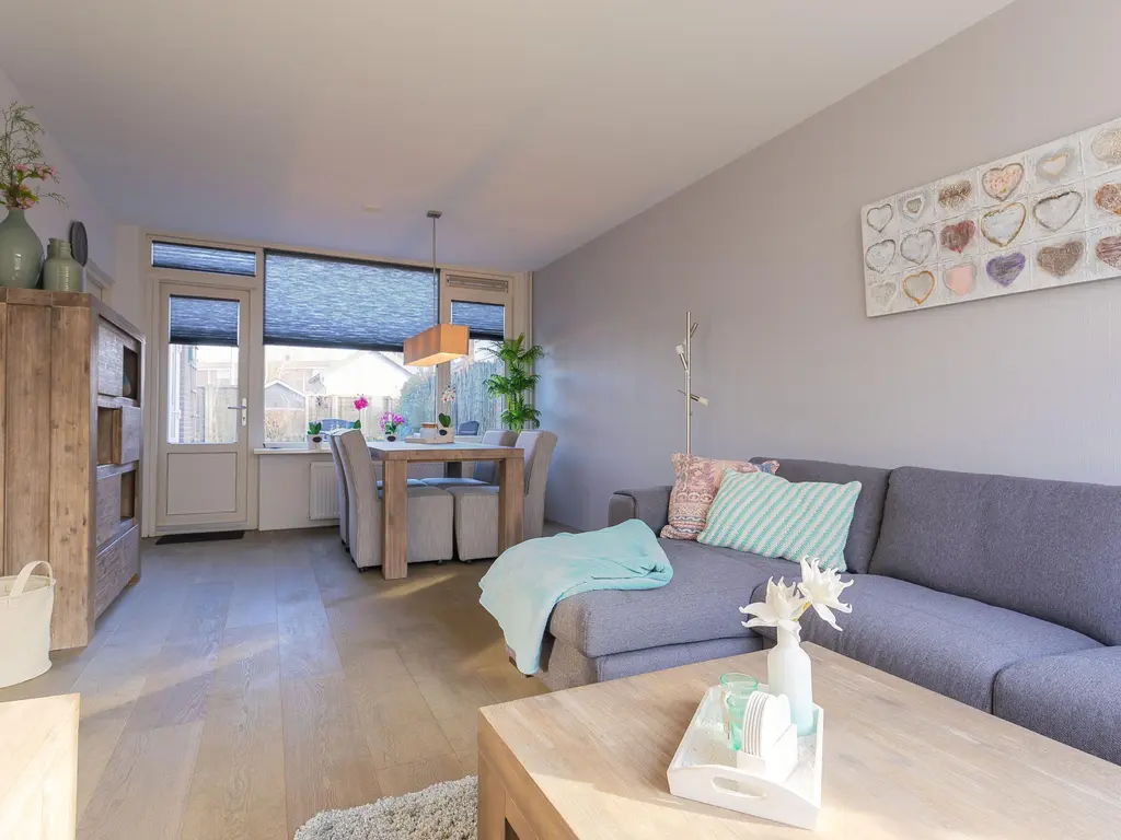 Pieter Wariuslaan 68, MIDWOUD