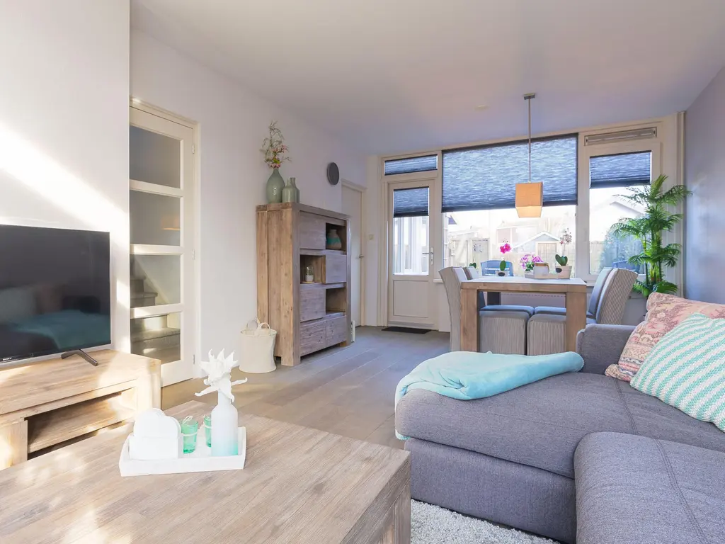 Pieter Wariuslaan 68, MIDWOUD