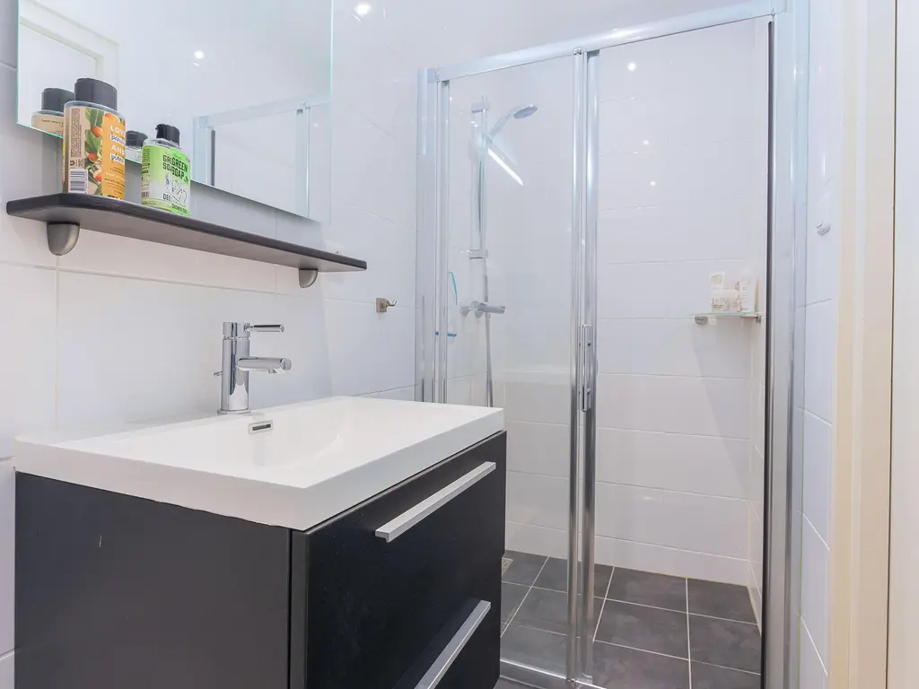 Pieter Wariuslaan 68, MIDWOUD