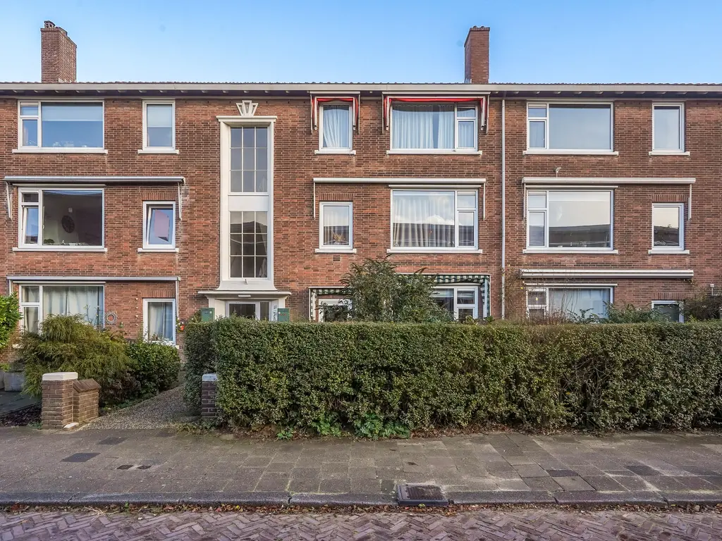 Carel Vosmaerstraat 42, Voorburg