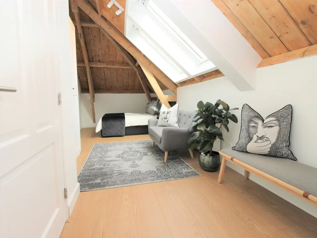 Kruitschip 63, Leiden