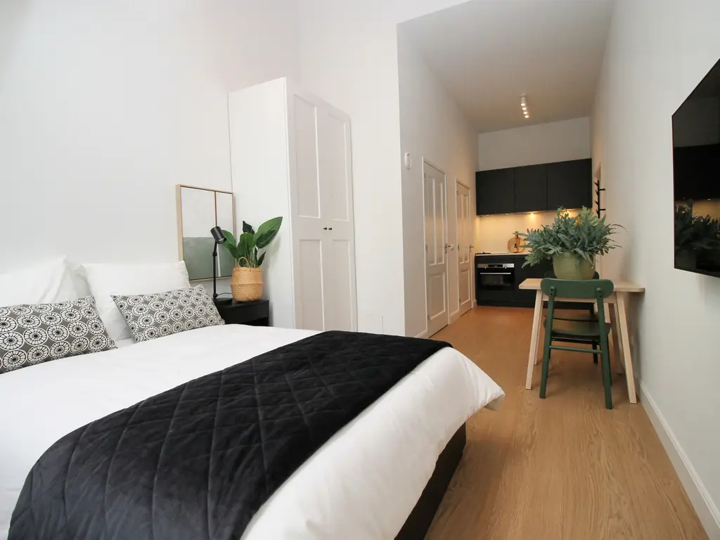 Kruitschip 63, Leiden