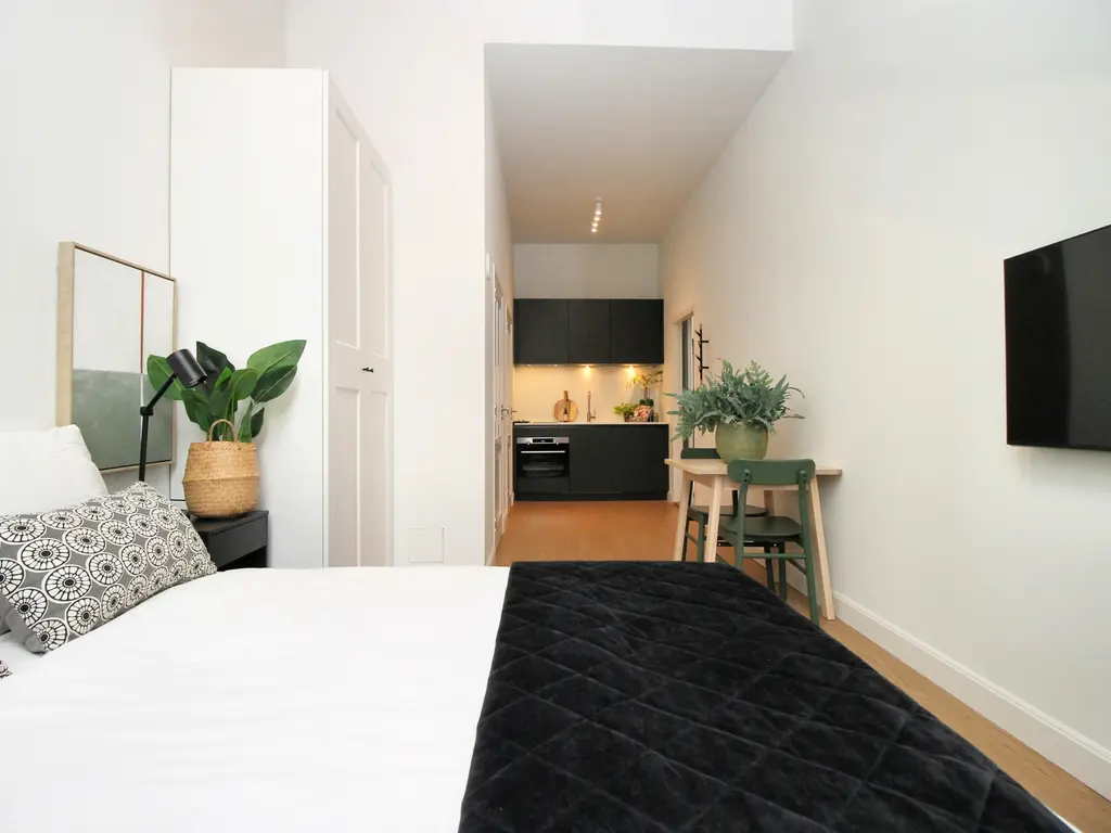 Kruitschip 63, Leiden