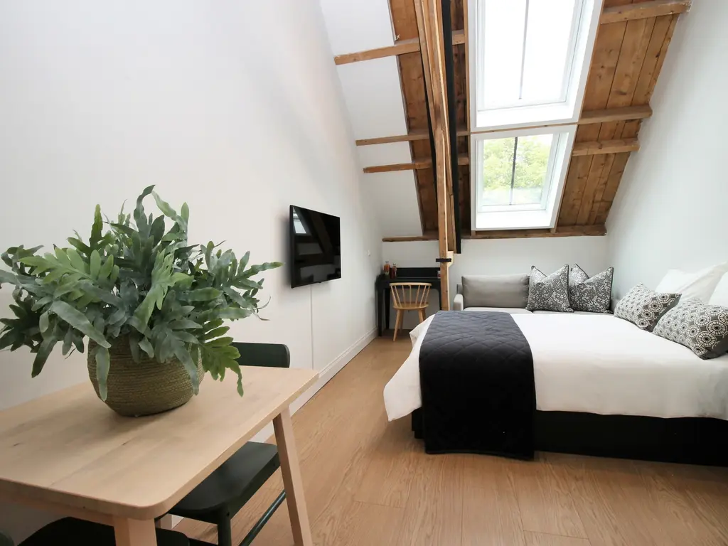 Kruitschip 63, Leiden