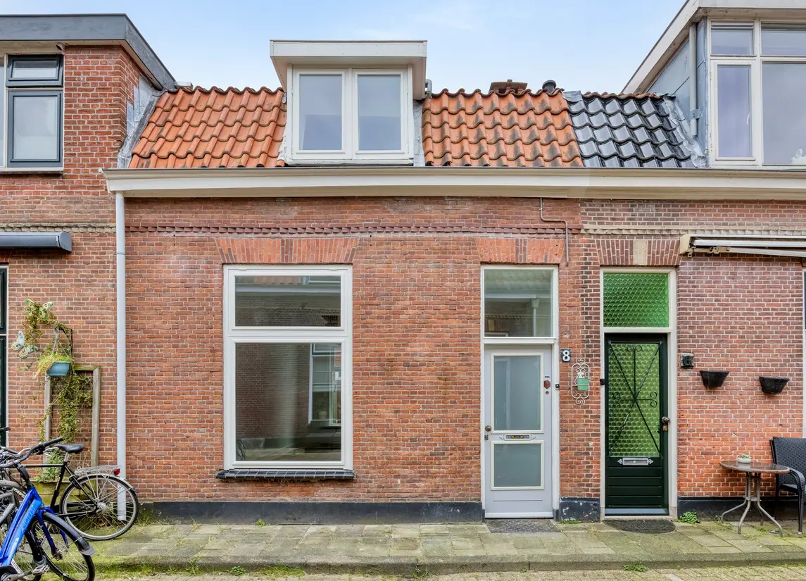Oranjestraat 8