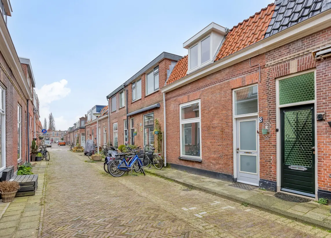 Oranjestraat 8