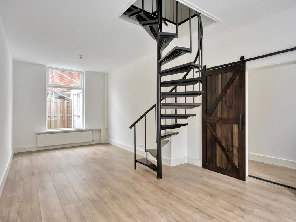 Oranjestraat 8, Leiden