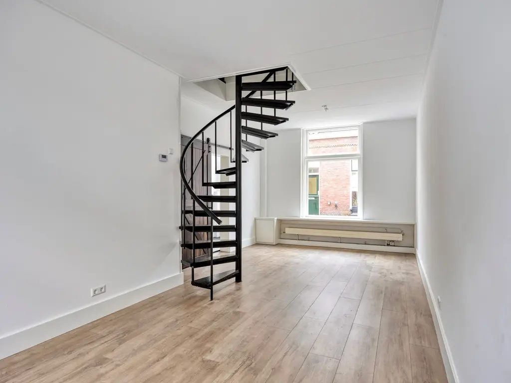 Oranjestraat 8, Leiden