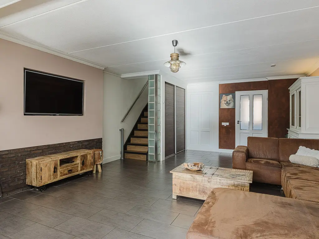 Riethovenerf 30, TILBURG