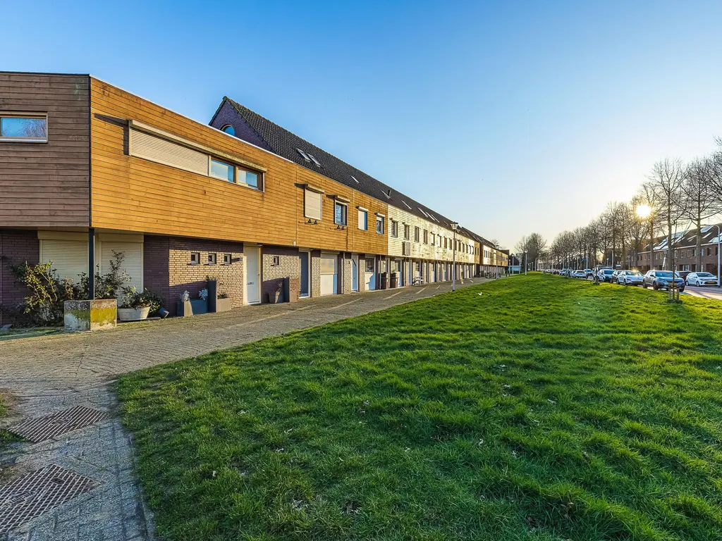 Riethovenerf 30, TILBURG