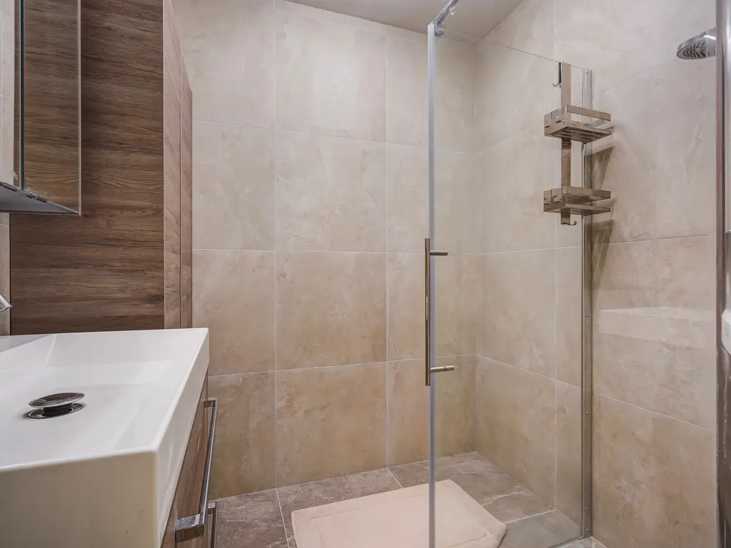 Gevers Deynootweg 1272C, Den Haag