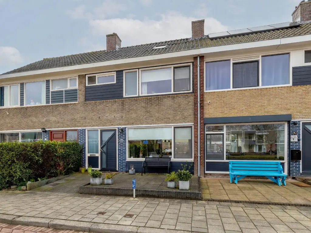 Zwaluwenlaan 52, RHOON