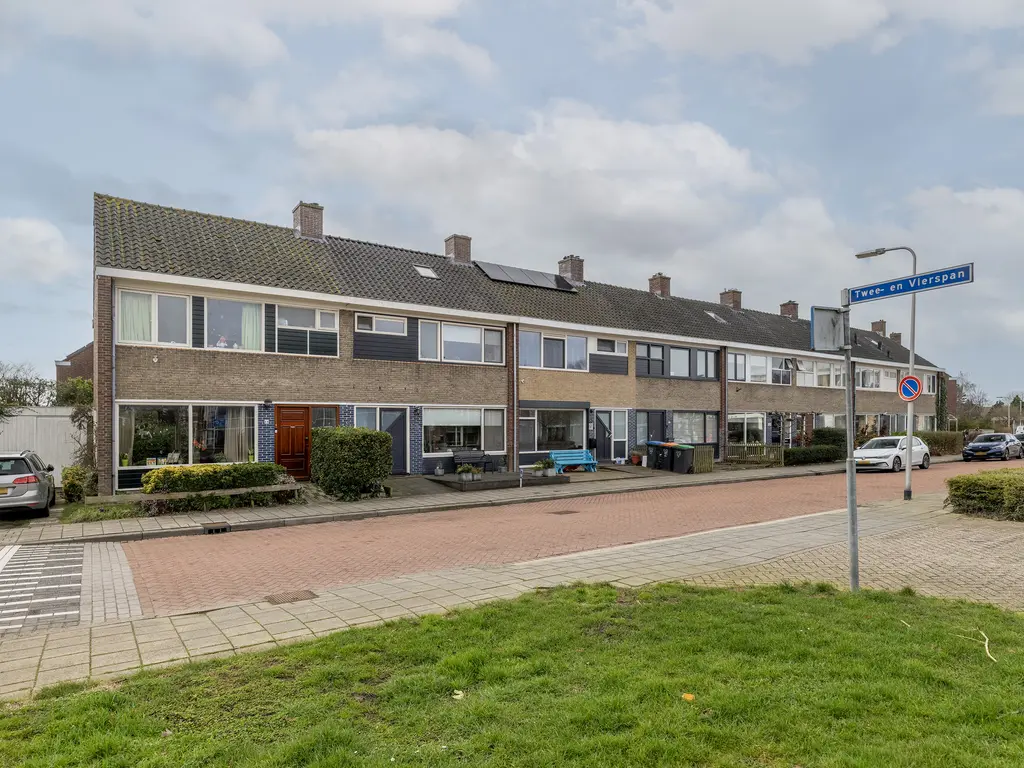 Zwaluwenlaan 52, RHOON