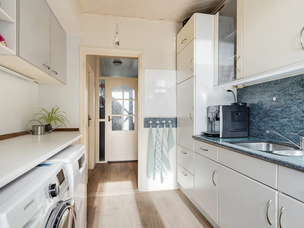 Zwaluwenlaan 52, RHOON